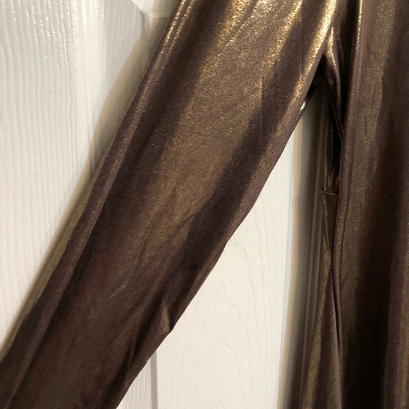 Premise Studio size large Gold Metallic long sleeve with stretch - Picture 8 of 10